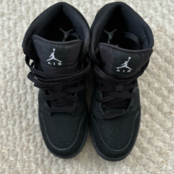 Jordan 1 Retro Mid Black - Picture 6 of 6